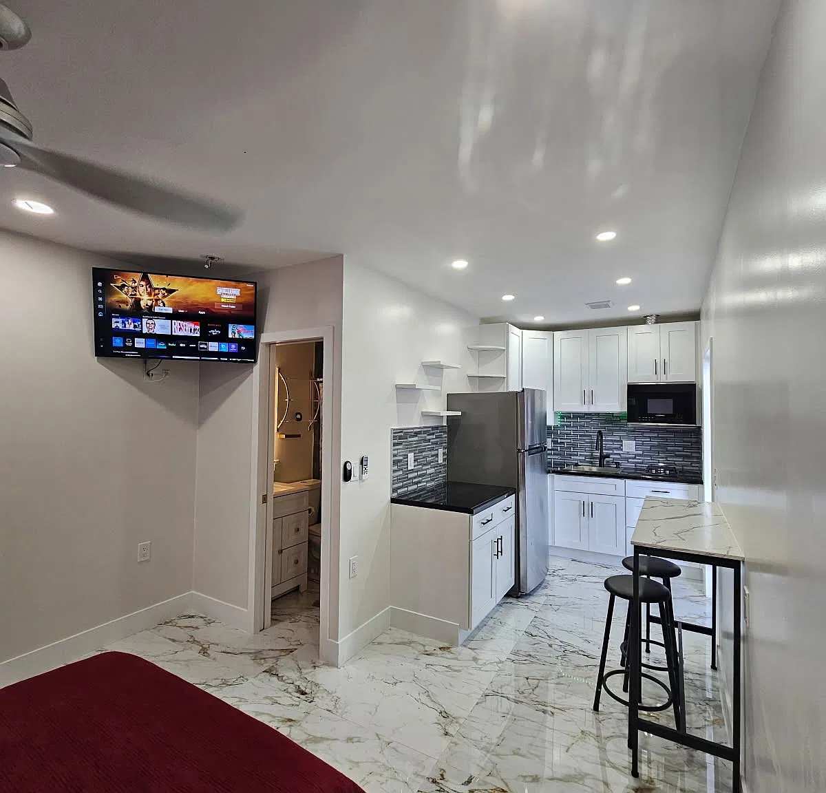 Studio, 250 sqft, $1,300 — Photo 4
