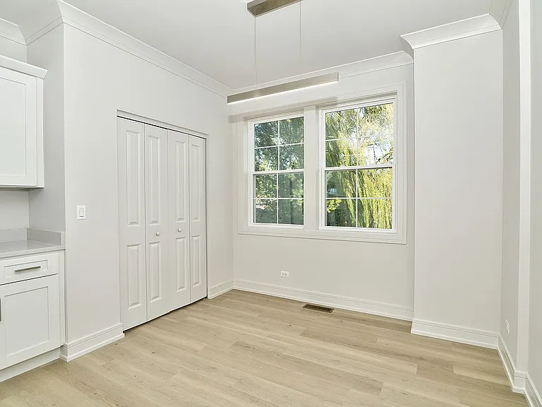 214 N Walnut St — Photo 43