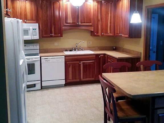 Kitchen w custom cabinets