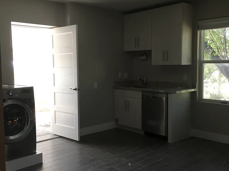 301 N Almond St #4 — Photo 14