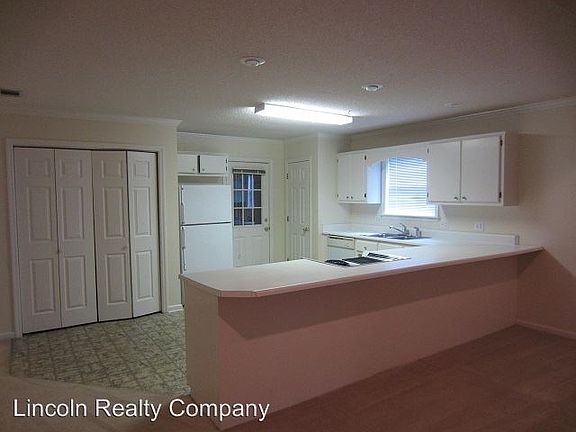 3rd image of 3535 Lenox Dr