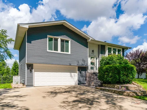 820 Quincy Dr, Roselle, IL 60172