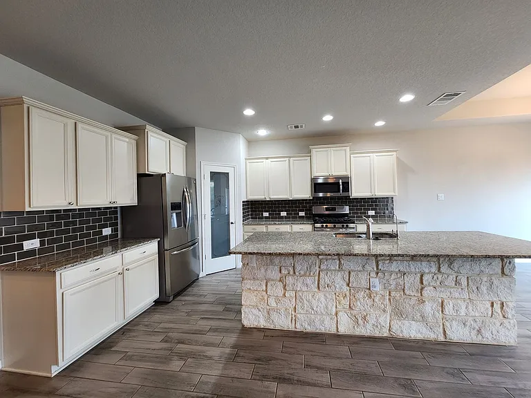 338 Oak Creek Way — Photo 8