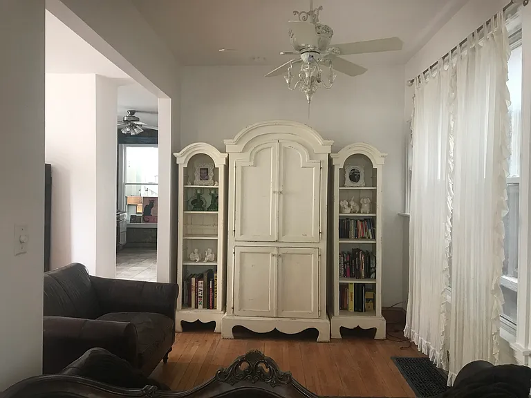 2113 W Walton St #1 — Photo 12