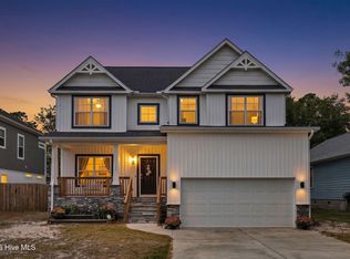 163 NE 2nd St, Oak Island, NC 28465