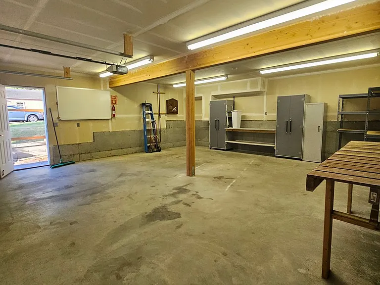 12835 Cedar Ave NW — Photo 3
