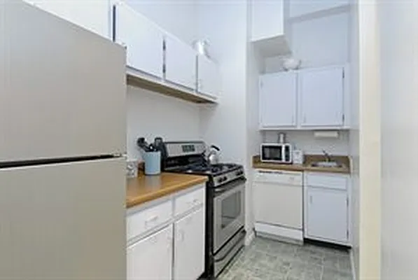 Sold by Douglas Elliman | media 8