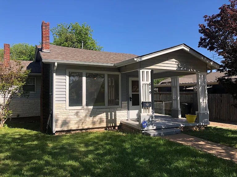 619 Poplar St — Photo 2