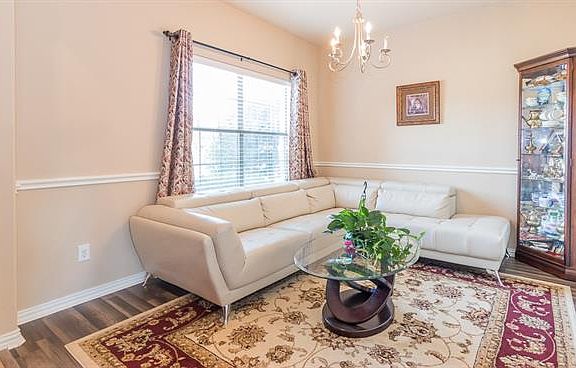 3rd image of 5104 Birchwood Dr