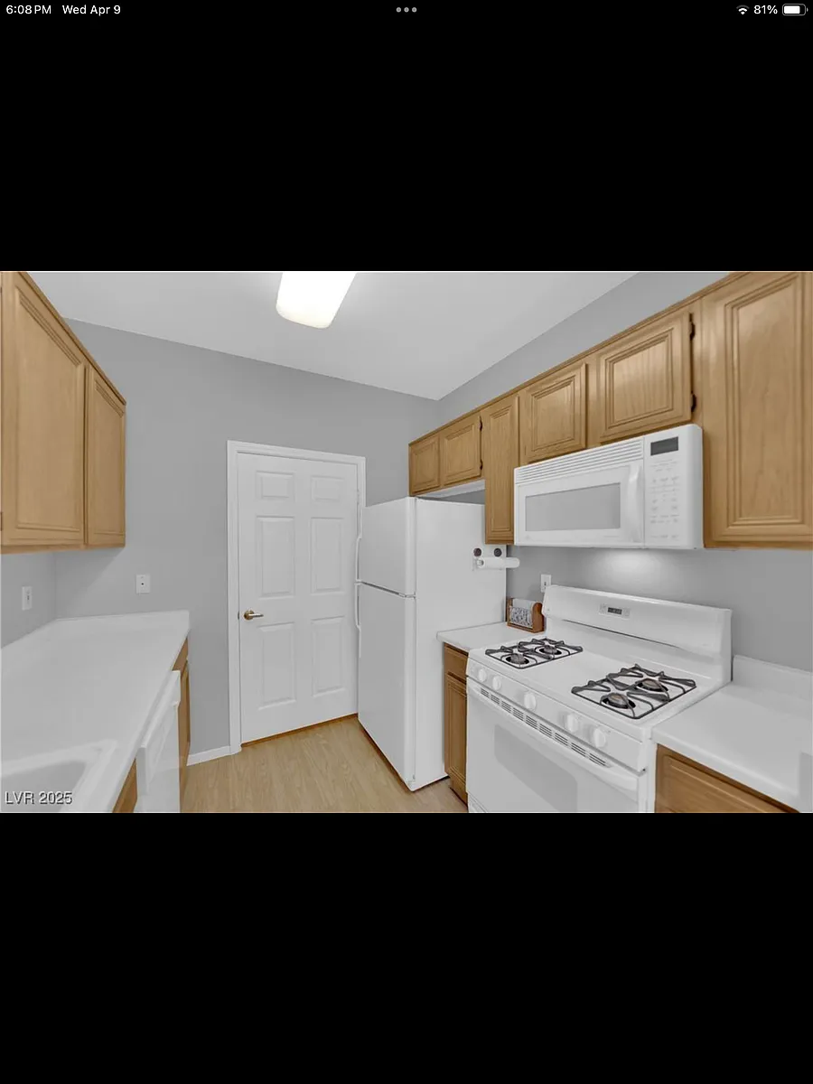Building Photo - 7123 S Durango Dr #204