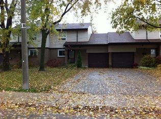 23 Queenslea Dr #75, Hamilton, ON L8W1T7