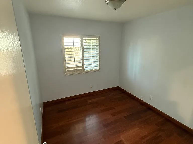 1427 Marigold St — Photo 12