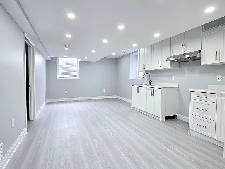 201 Roy McDonald Dr #LOWER — Photo 8