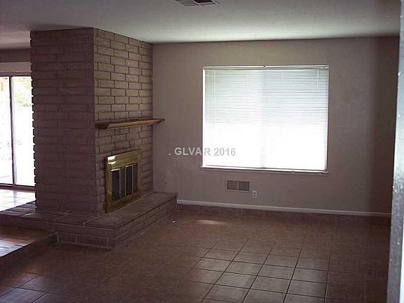 3rd image of 725 Scottsdale St