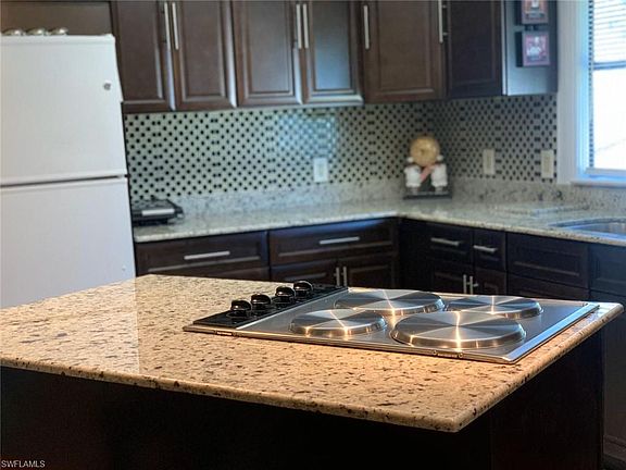 4th image of 242 Grosbeak Ln #242