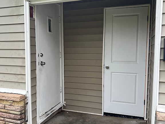Side entry + Garage entry