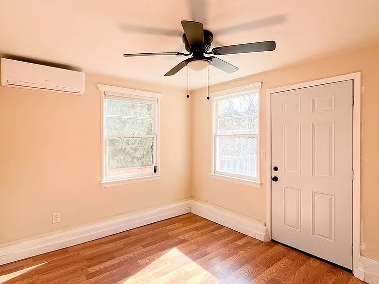 1610 Fargo Street — Photo 17