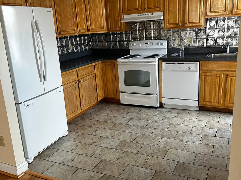 29B Edgewood St #2