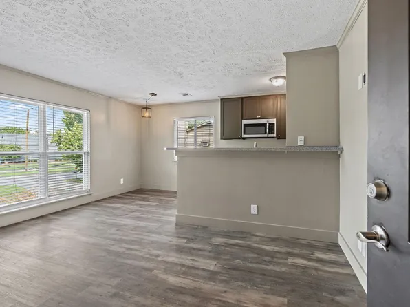 5160 Linbar Dr, Nashville, TN