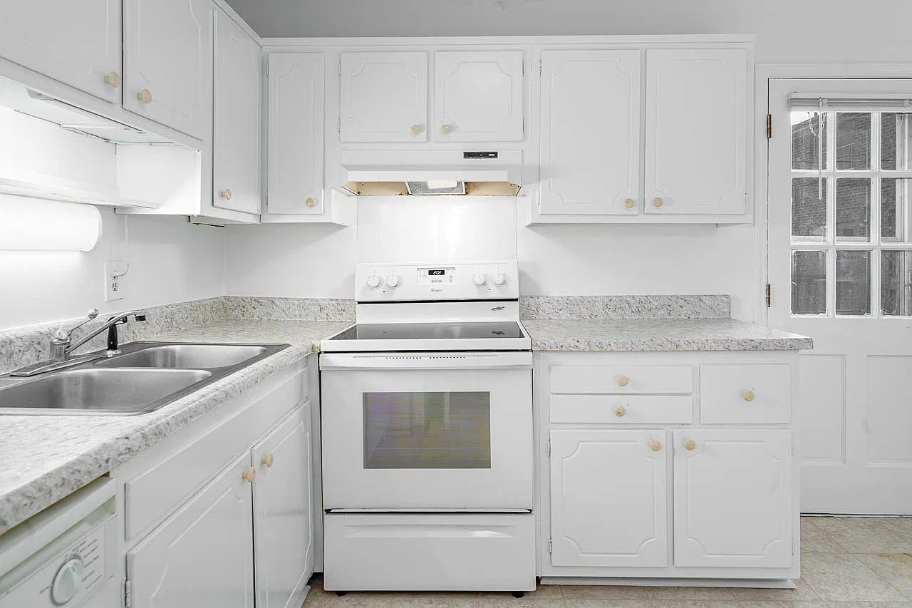 2 bed, 1.5 bath, 920 sqft, $1,375 — Photo 3