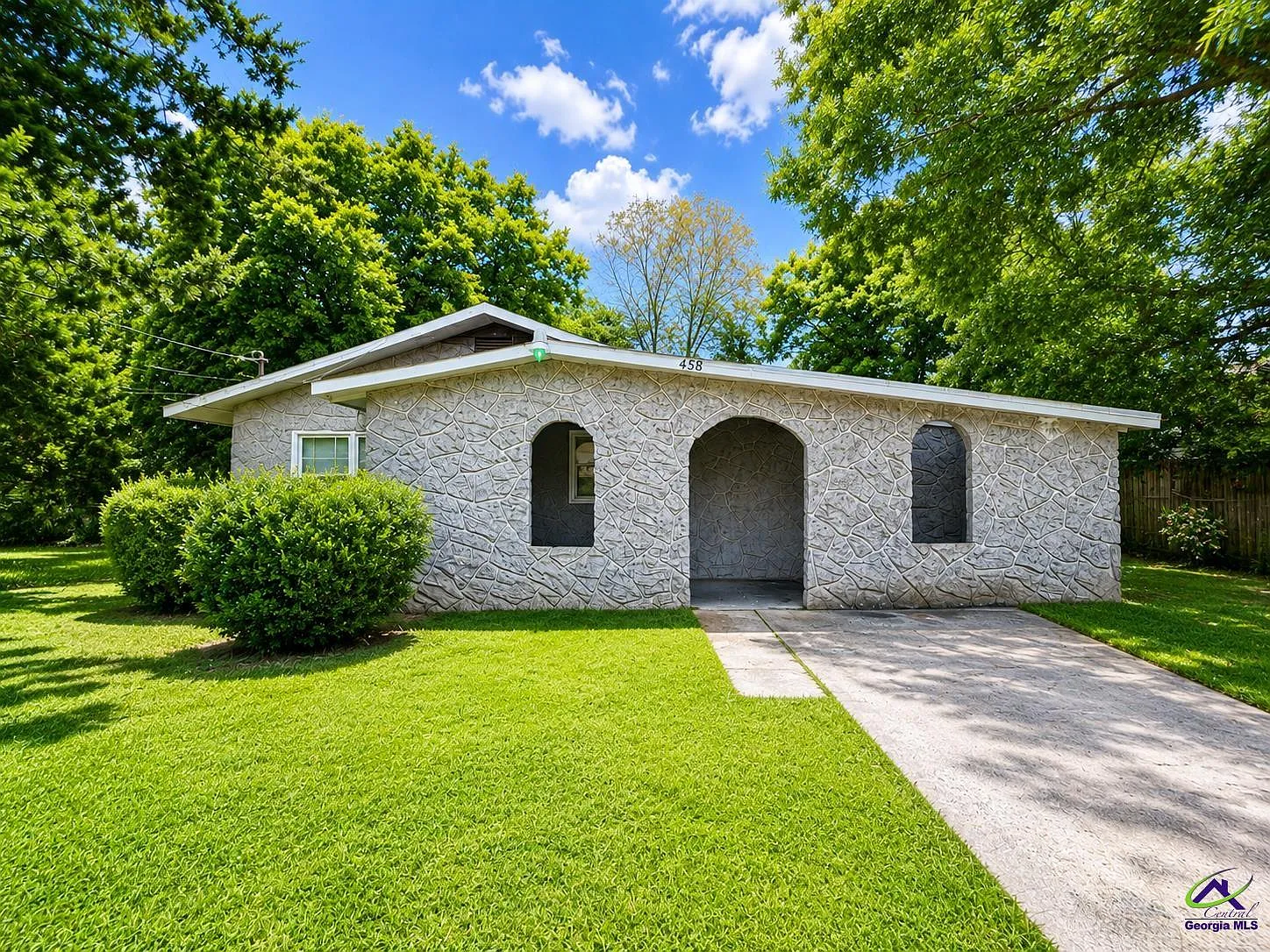 3 bed, 1.5 bath, 1511 sqft, $1,295 — Photo 1