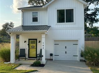 104 W North 3rd St, Seneca, SC 29678