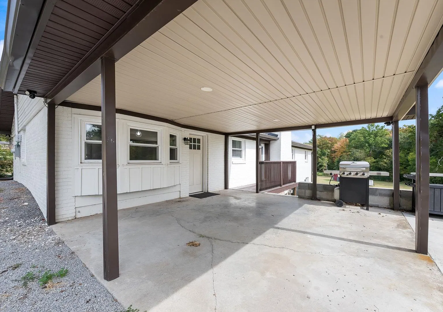 Spacious Home with versatility and Room to Grow — Photo 4