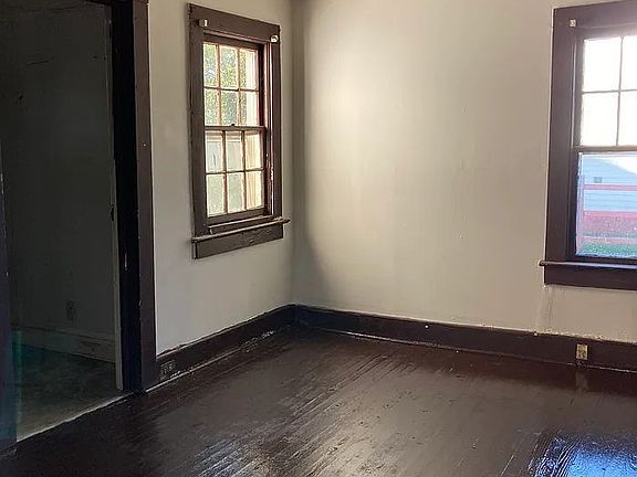 5th image of 207 Sims Dr