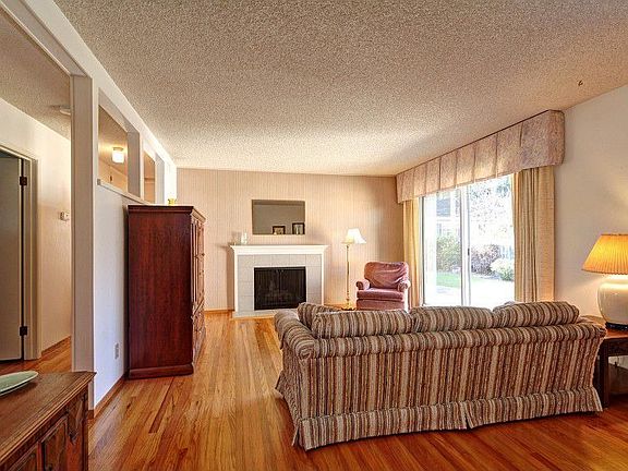 4th image of 103 Hollycrest Dr
