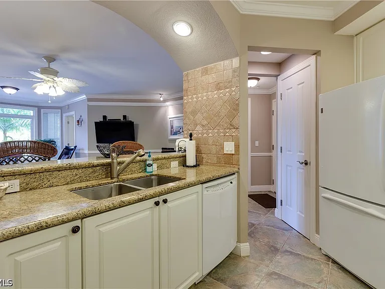 2825 Palm Beach Blvd #308 — Photo 12