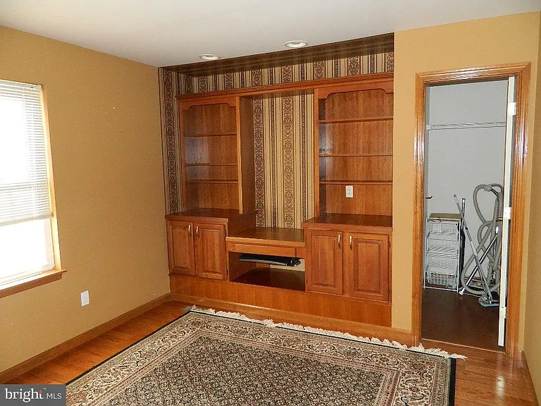 1301 Colonial Club Dr — Photo 22