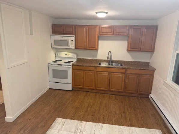 45 Elm St #D, Monson, MA 01057