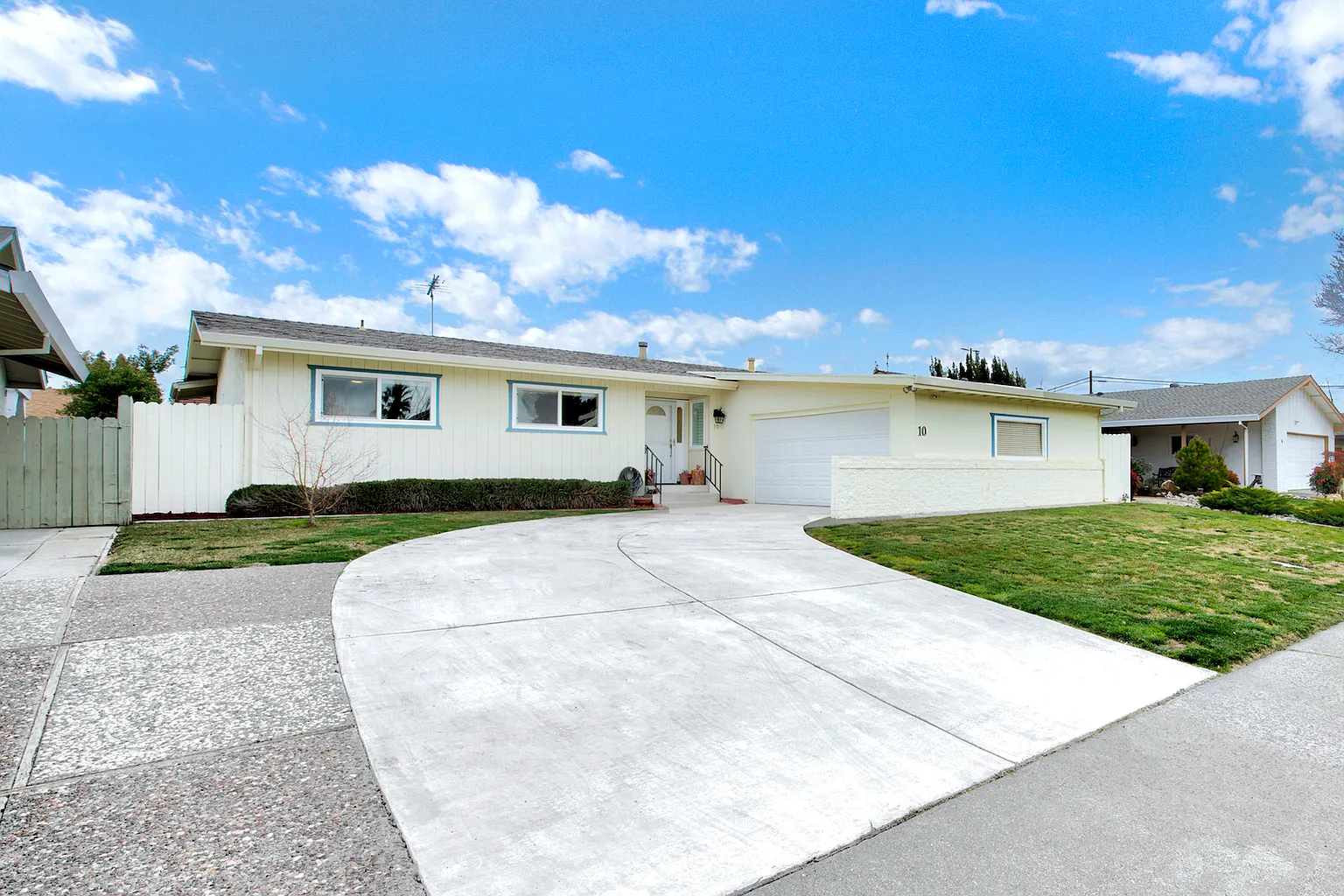 10 W Miramonte Dr photo 1