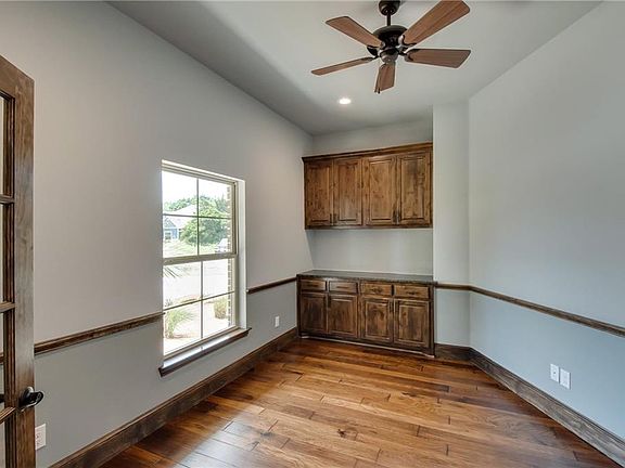 5th image of 1350 Creek Cir