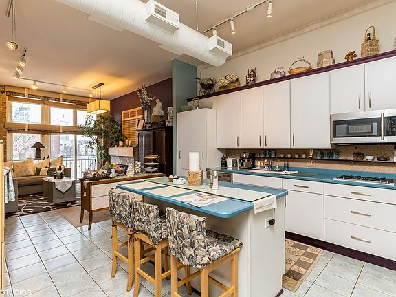 5th image of 1631 S Michigan Ave APT 308