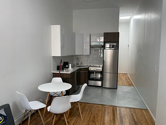 Rented by 18 REALTY | media 18