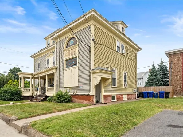 133 Cottage St, Pawtucket, RI 02860