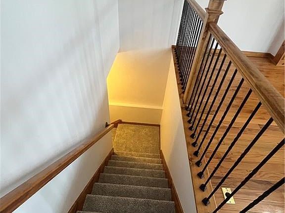 5th image of 10006 Karyn Ct