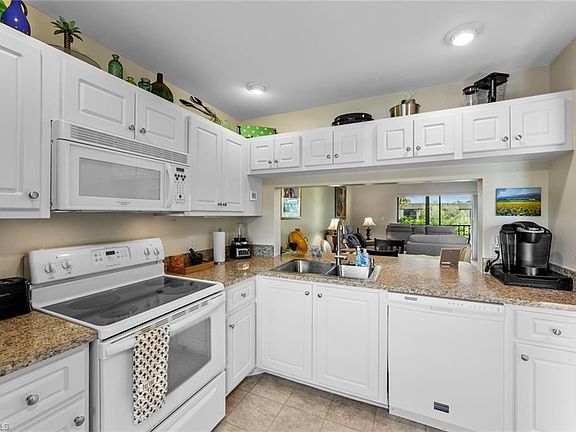 3rd image of 9290 Lake Park DR #206