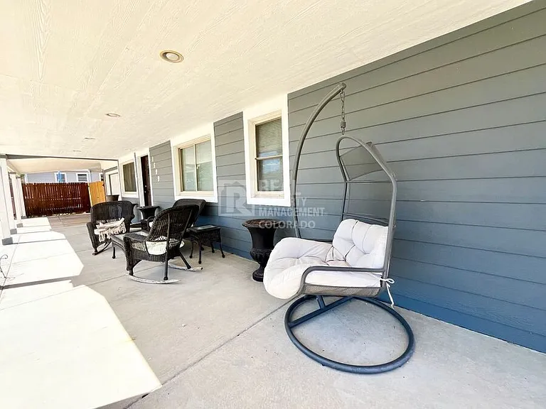 1599 S Mabry Way — Photo 3