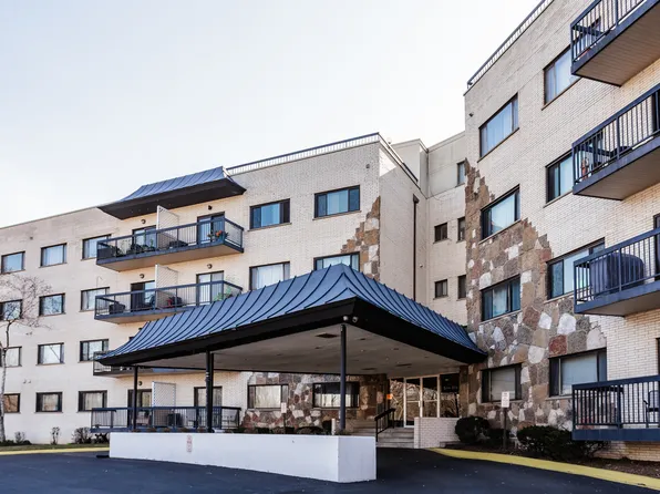 6700 S Brainard Ave APT 411, Countryside, IL 60525