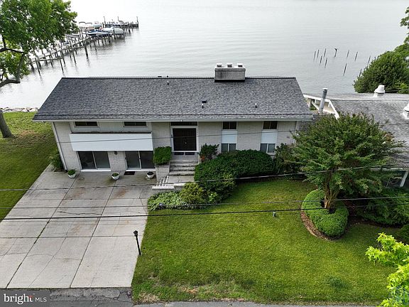 4th image of 1323 Magnolia Ave