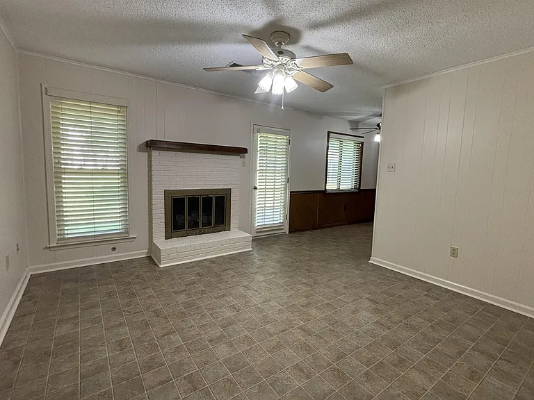 1153 Verlington Dr — Photo 5