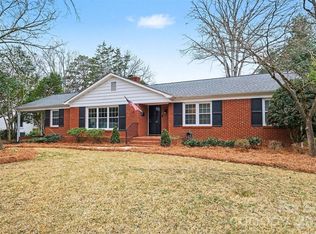 5011 Wedgewood Dr, Charlotte, NC 28210