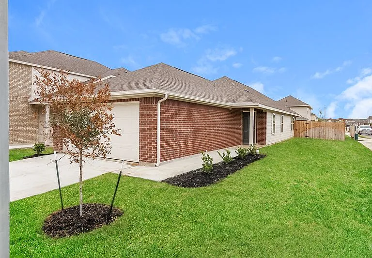 9303 Green Flora St — Photo 3