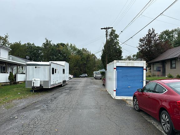 4th image of 821 Howe Ave