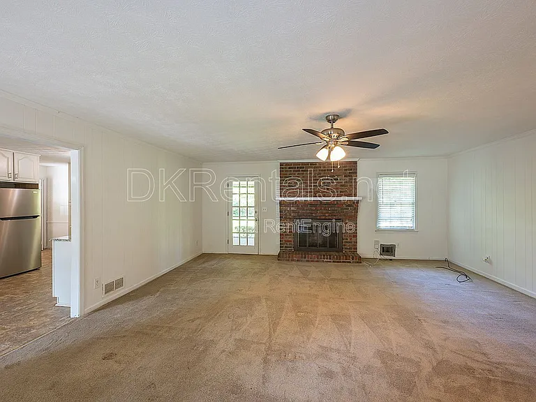 120 Burnett Way — Photo 16