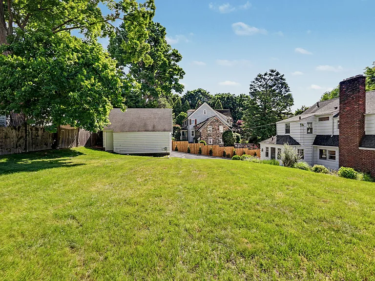 12 Rockview Dr — Photo 33