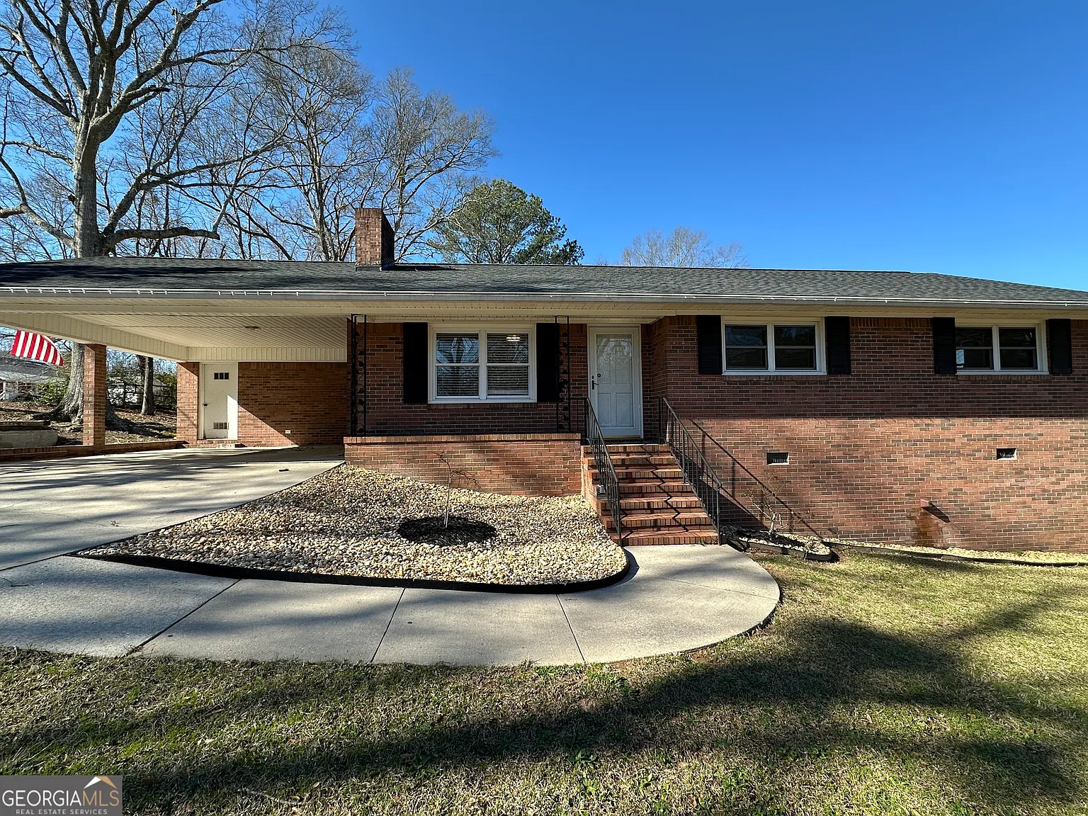 304 Green St photo 1