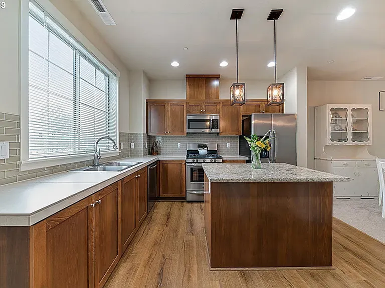 17018 SW Jean Louise Rd — Photo 6